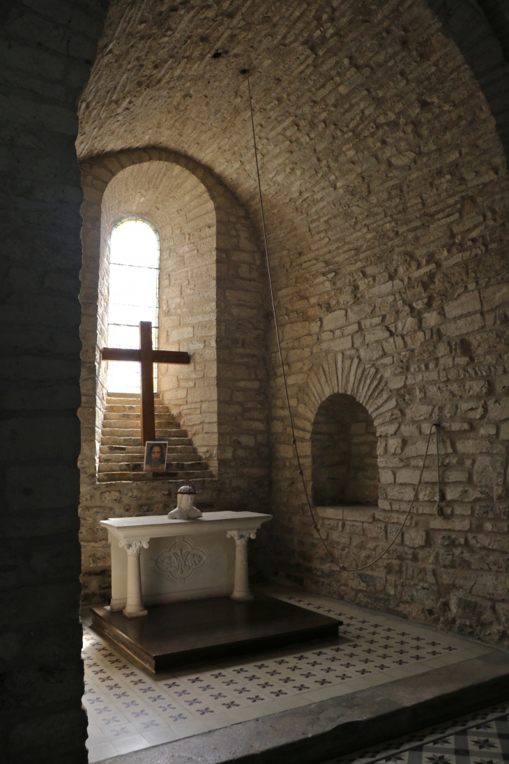 Chapelle-laterale-droite-de l'église abbatiale de l'abbaye de Bonnecombe. - Comps-la-Grand-Ville