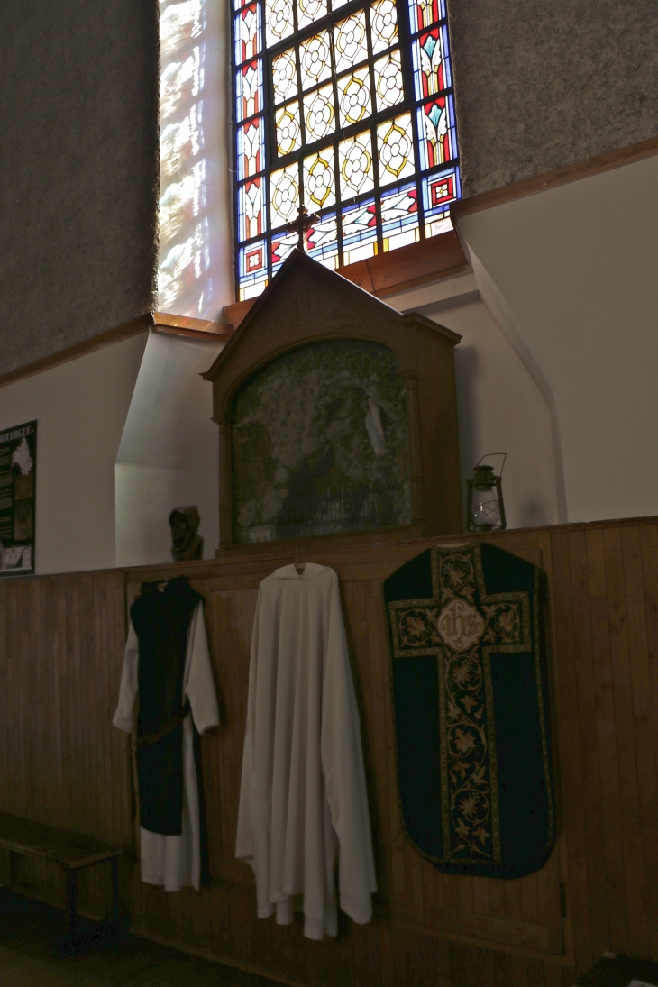 Dans l'Abbaye Notre-Dame de Bonnecombe. - Comps-la-Grand-Ville