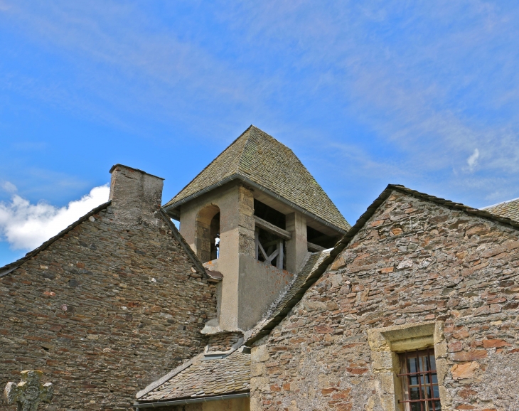 Clocher de l'église du Hameau d'Aunac. - Condom-d'Aubrac