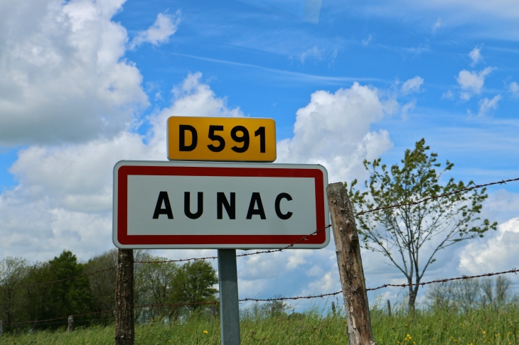 Autrefois : En 1837, Aunac est rattaché à Condom. - Condom-d'Aubrac
