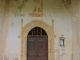 Photo précédente de Condom-d'Aubrac Eglise du hameau d'Aunac : le porche d'entrée date, pour sa base, du XVe siècle. Le haut a été refait en 1606.