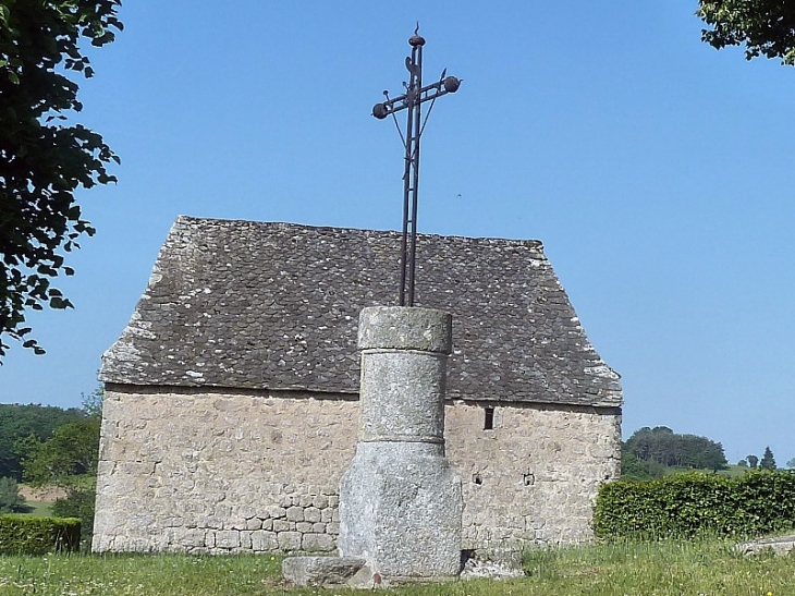 La Capelle : croix - Florentin-la-Capelle