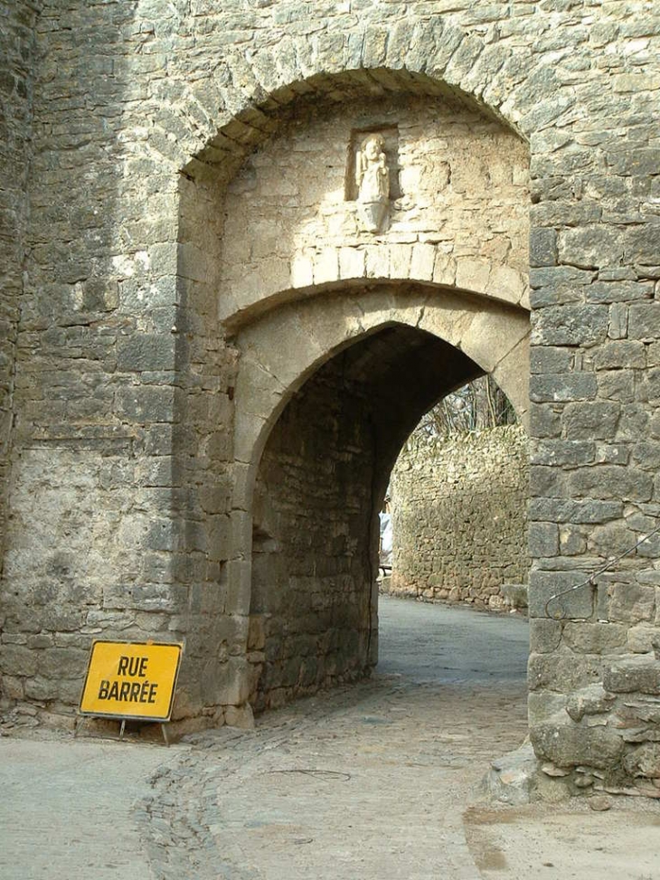 Une porte du Village - La Couvertoirade