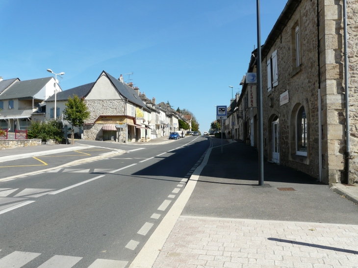 Le village  Crédit : André Pommiès - Lanuéjouls
