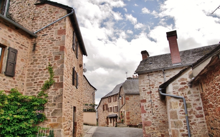 Le Village - Lassouts