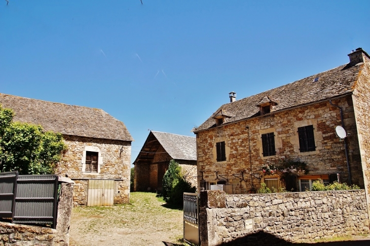 Le Village - Montrozier