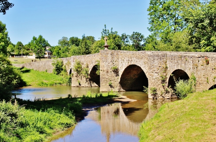 Pont sur l'Aveyron - Montrozier