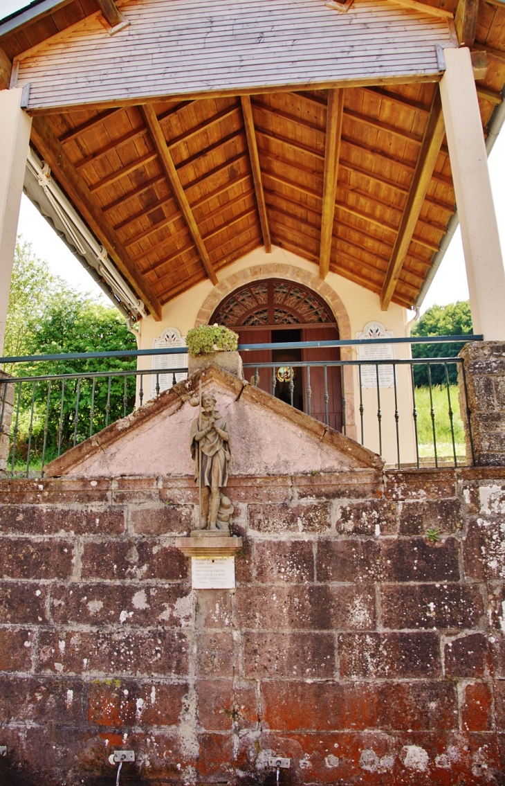 Fontaine ( son eau guérit les maladies de peau ) - Peux-et-Couffouleux