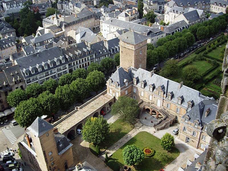 Le palais épiscopal vu du clocher - Rodez
