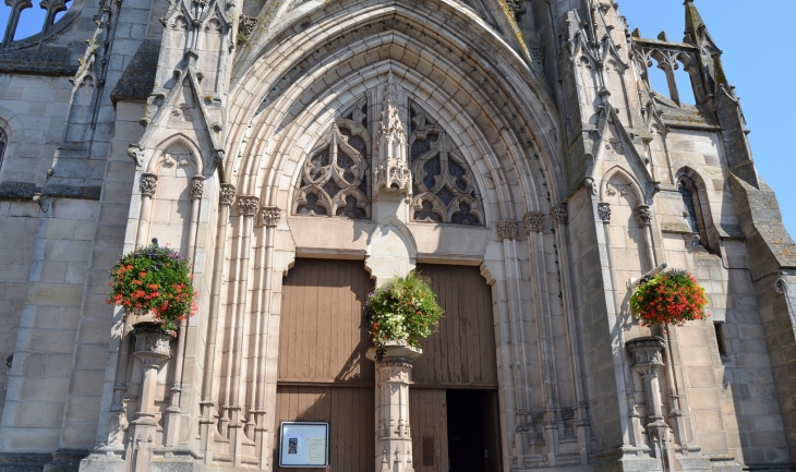 Eglise Gothique Saint'Afrique 19 Em Siècle ( clocher et sa Flèche culmine a 71 Mètres )  - Saint-Affrique