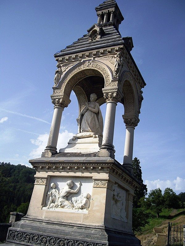 Le monument Talabot - Saint-Geniez-d'Olt
