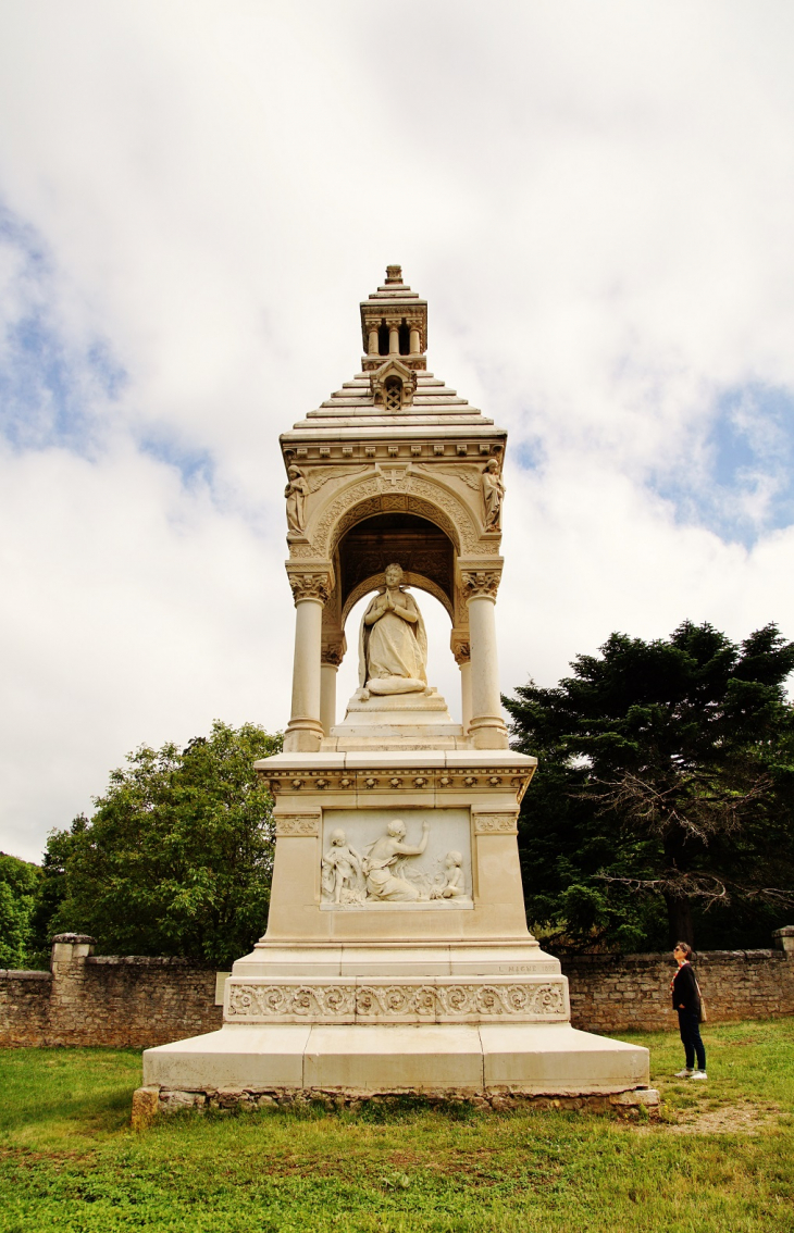 Monument-Talbot - Saint-Geniez-d'Olt