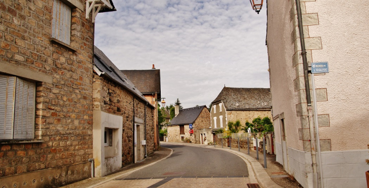 La Commune - Sainte-Geneviève-sur-Argence