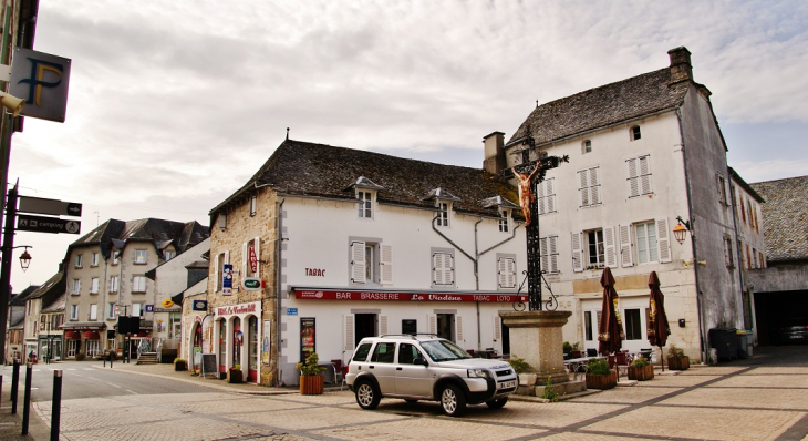 La Commune - Sainte-Geneviève-sur-Argence