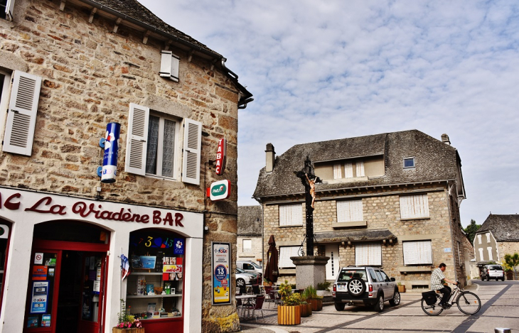 La Commune - Sainte-Geneviève-sur-Argence