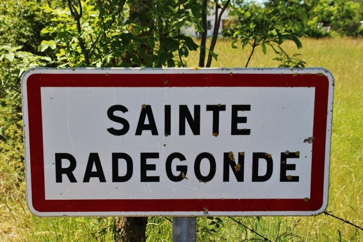  - Sainte-Radegonde