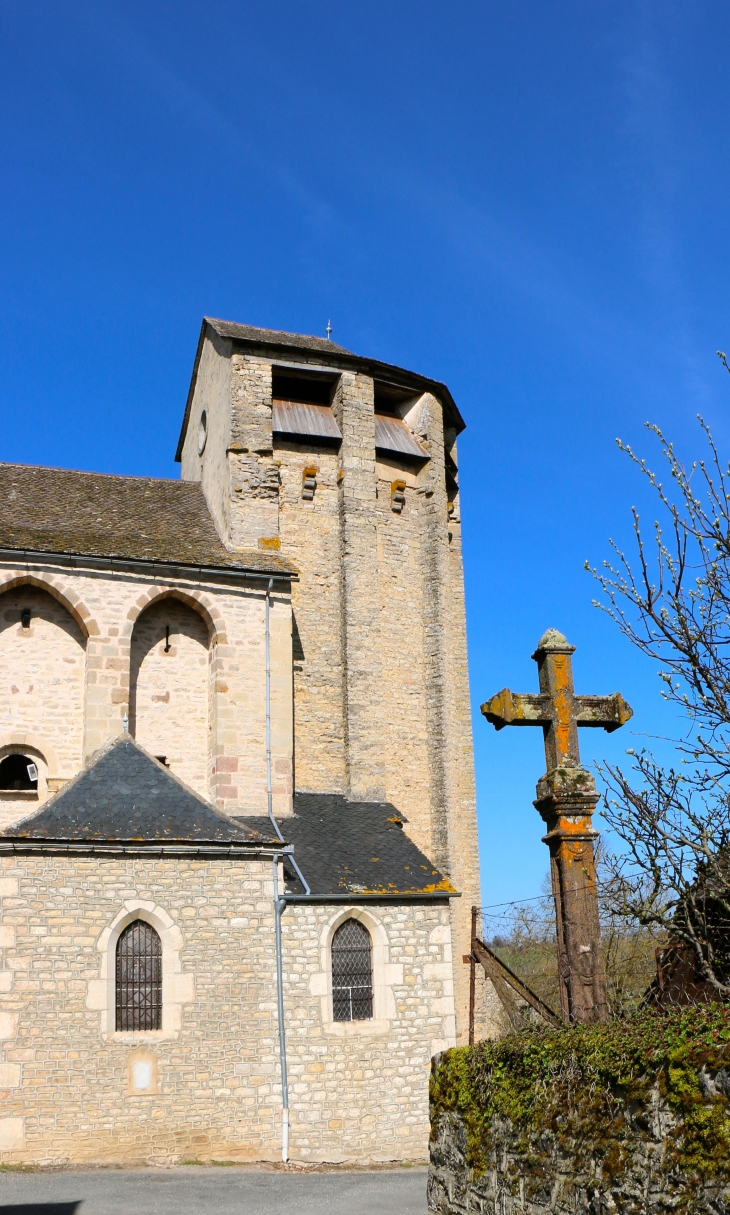 Eglise fortifiée de Souyri en 2014. - Salles-la-Source