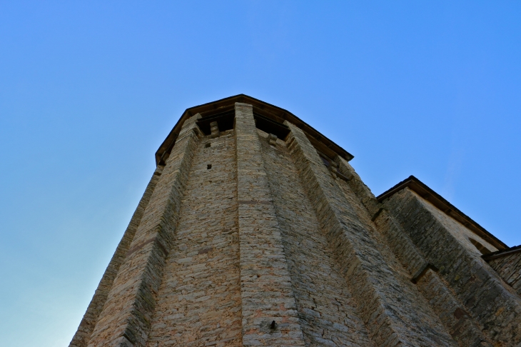 Le clocher fortifié de l'église de Souyri. - Salles-la-Source