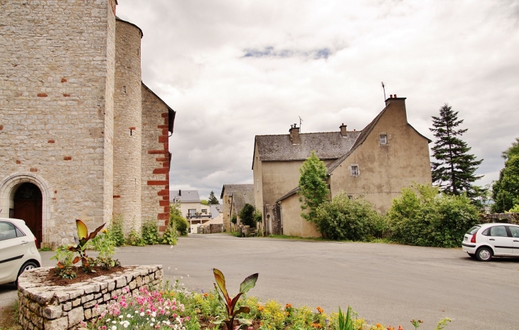 Le Village - Sébazac-Concourès