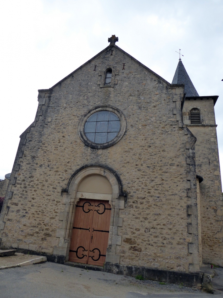 L'entrée de l'église - Valzergues