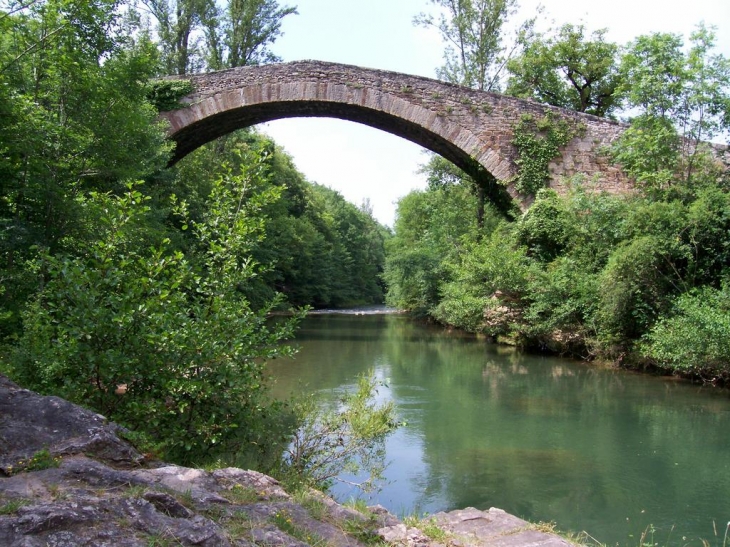 LE PONT VIEUX - Versols-et-Lapeyre