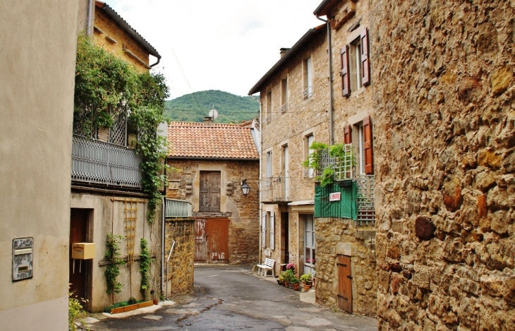 Le Village - Versols-et-Lapeyre