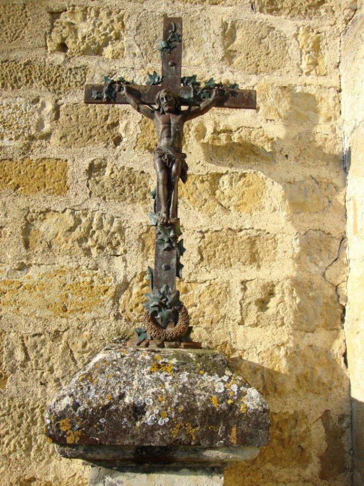 Barran (32350) une croix