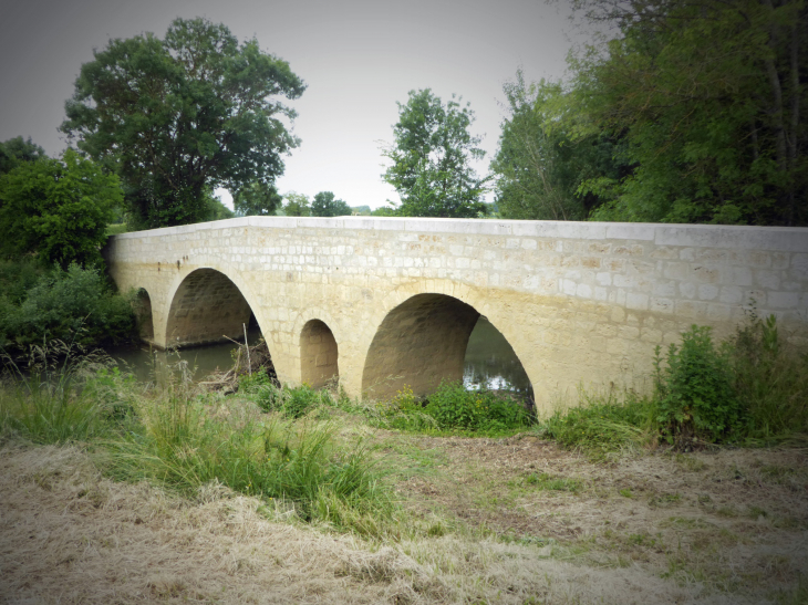 Le pont d'Artigues - Beaumont