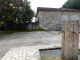 fontaine à l'entrée du village