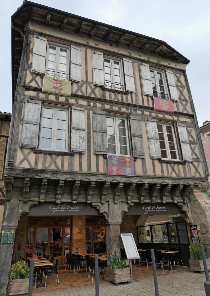 Place d'Armagnac - Eauze