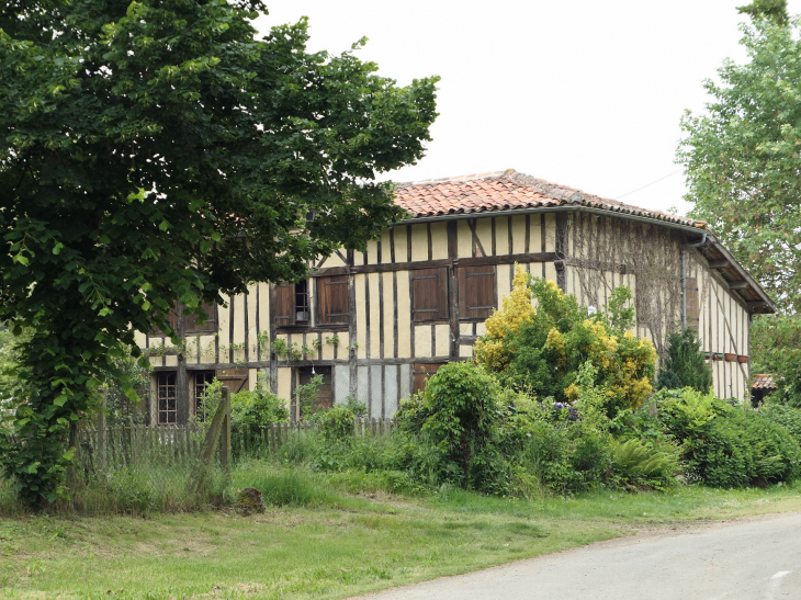 Maison du village - Gée-Rivière