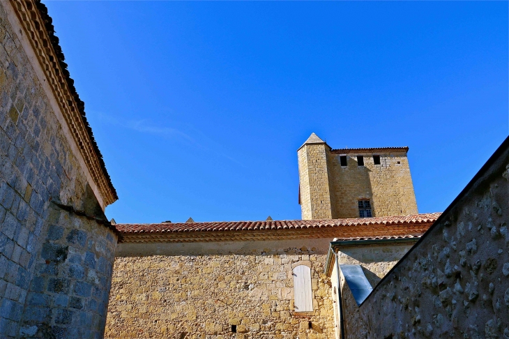 Hameau de Rouillac : la tour du château - Gimbrède