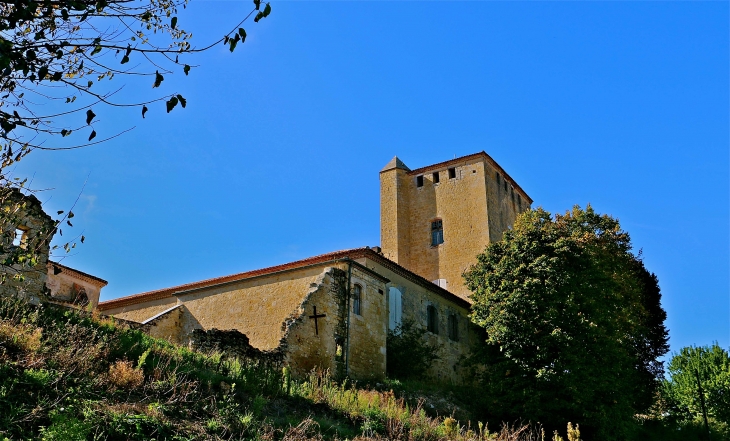 Le château de Rouillac du XIVe siècle - Gimbrède