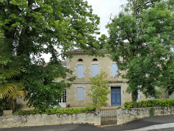 Maison du village - Labarrère