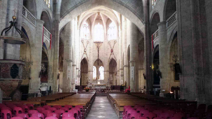 Dans la cathédrale - Lectoure