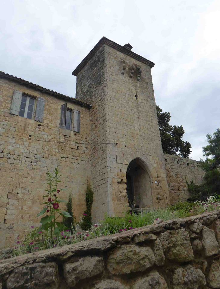 Le château - Mas-d'Auvignon