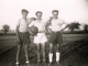 Les footballeurs de Ponsampère dans les années 40 de gauche à droite : Léon Pouy, Croutzeilles et Pierre Pouy.