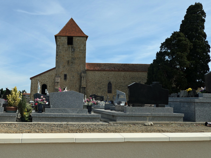 Le cimetière autour de l'église - Projan