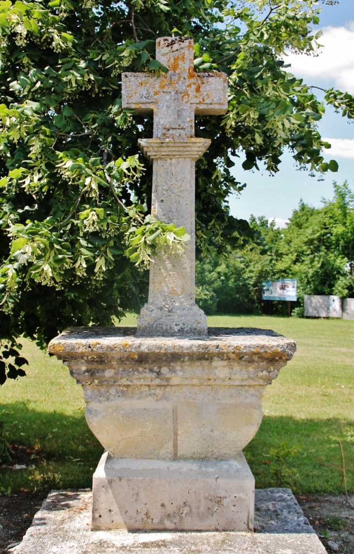 Croix Monumentale - Saint-Créac