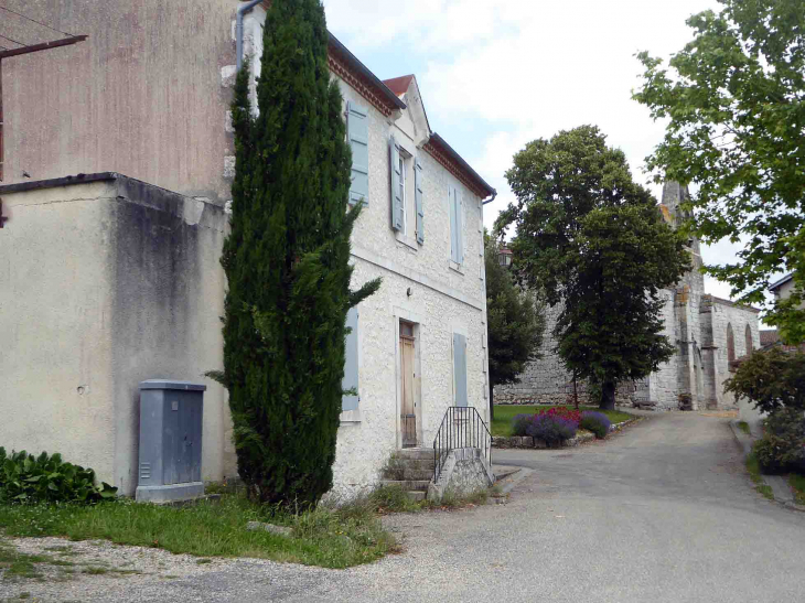 Dans le village - Saint-Mézard