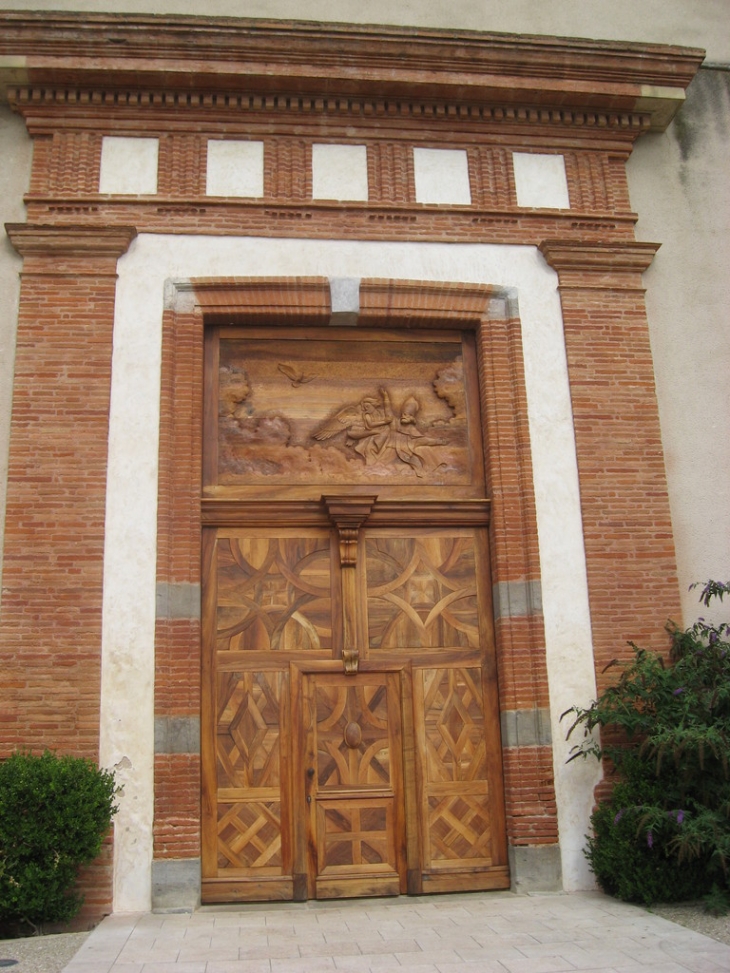 Nouveau portail restauré de l'Eglise St Martin à Castelnau-d'Estrétefonds