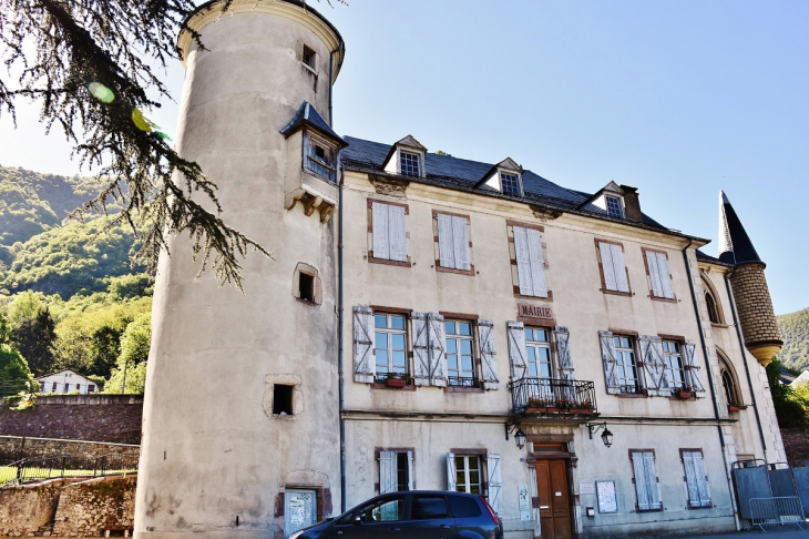 Château et Mairie - Cierp-Gaud
