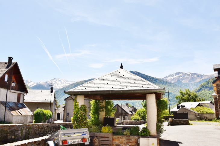 Le Lavoir - Juzet-de-Luchon