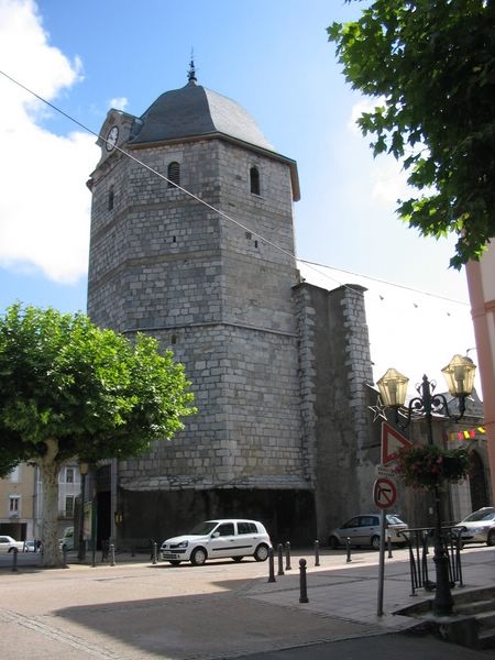 Montréjeau :clocher octogonal XVIIème
