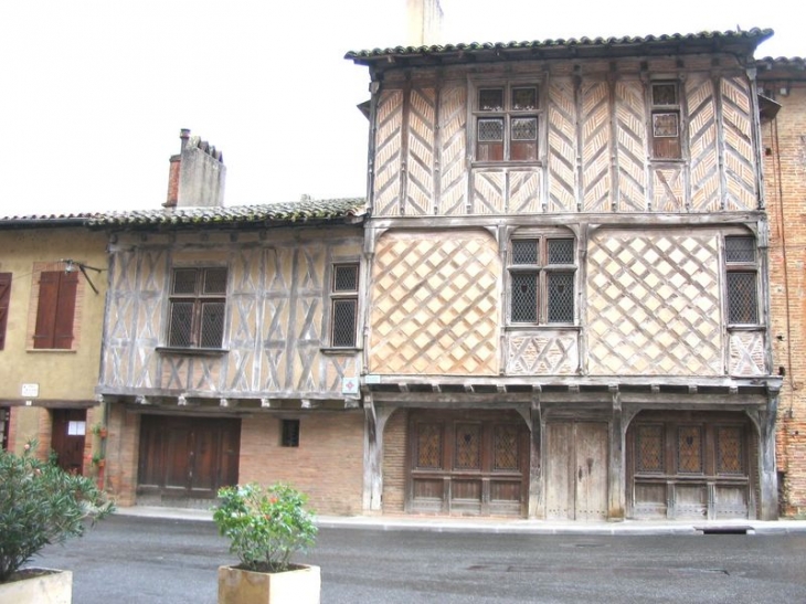 Rieux  : maison à colombages du XIVème