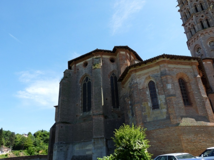 L'arrière de la cathédrale - Rieux