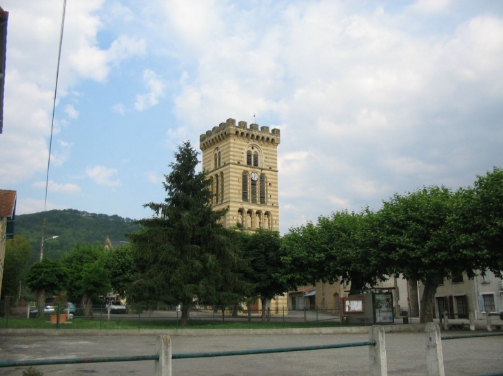 Roquefort  : Place village et église - Roquefort-sur-Garonne