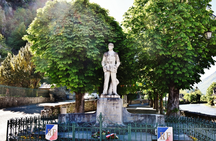 Monument-aux-Morts - Saint-Béat