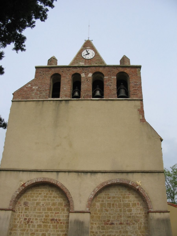 Clocher mur de l'église - Saint-Christaud