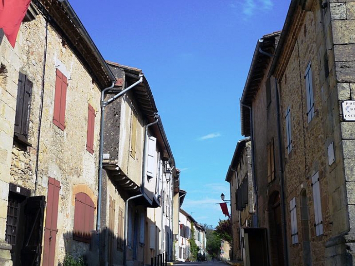 Rue du village - Saint-Félix-Lauragais